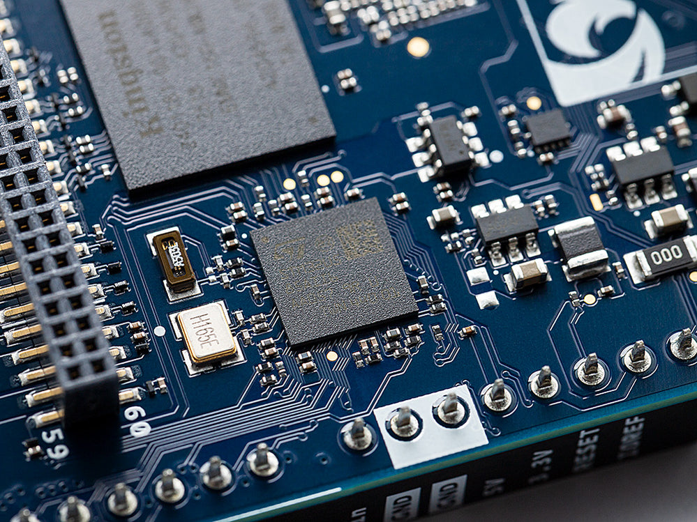 Arduino UNO Q: Buy the new all-in one dev board — Arduino Official Store