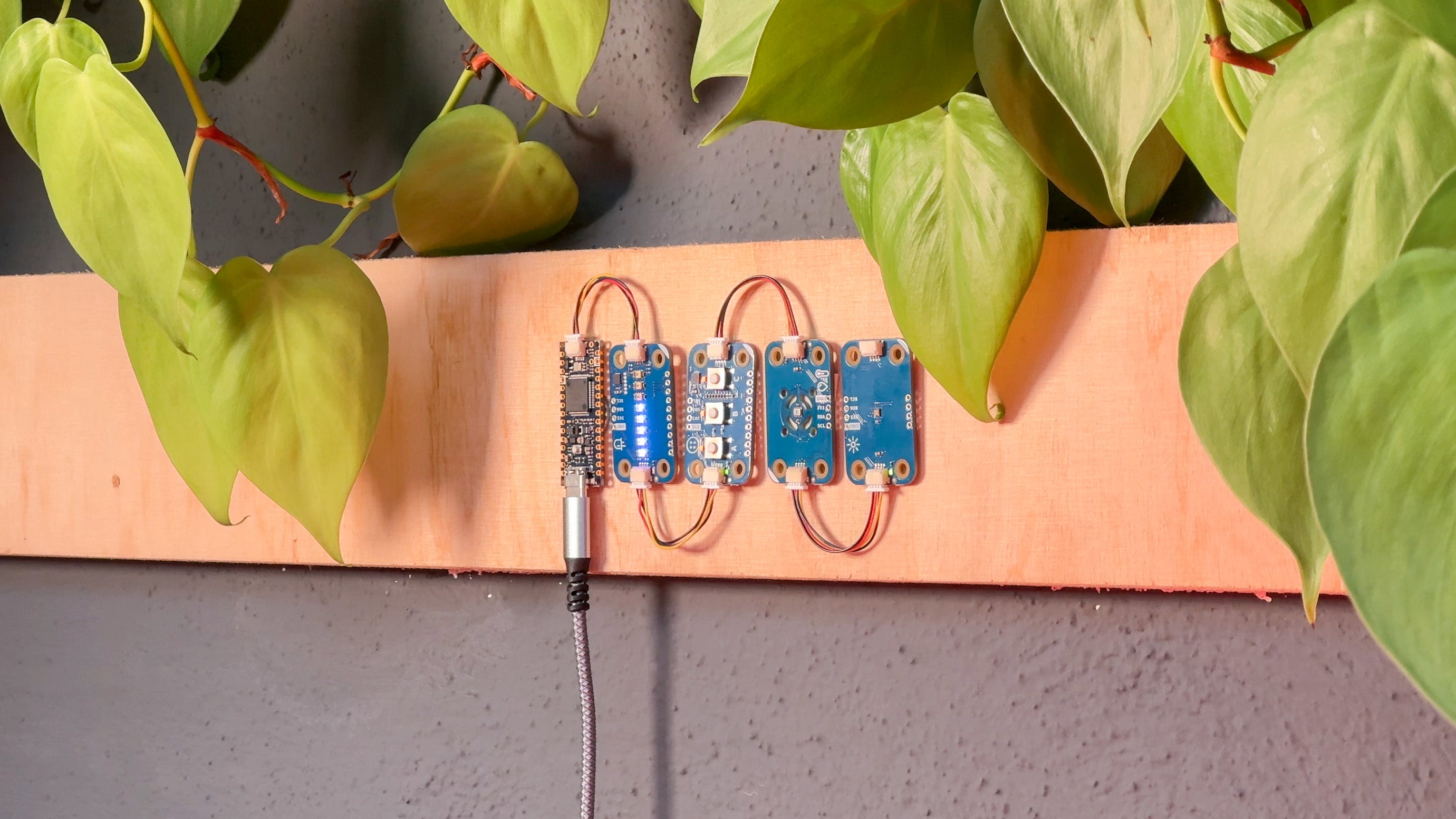 Modulino™ Environmental Station Bundle Nano R4 — Arduino Official Store
