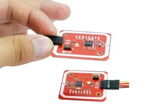 NFC/RFID reader with two transponders